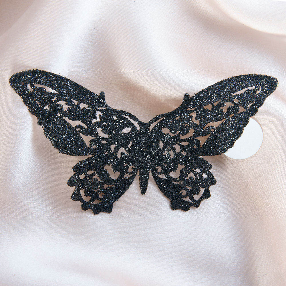 bijoux de peau et paillettes belphegor noir fond satin