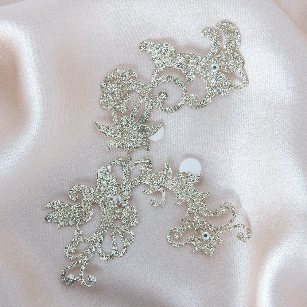 bijoux de peau jasmin pearl or fond satin