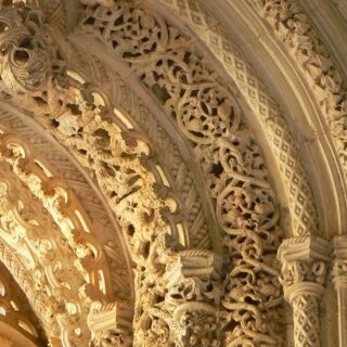 Enjoy a sneak peek of the “Beach Dresses” summer collection. "Manuela", the inspiration behind “Manuelin Architecture.”

Silk embroidery on Indian cotton voile, light and breathable for warm summer days in Portugal.

A tribute to my ancestor João de Castilho, the architect who excelled in the Manueline style and helped build the Jerónimos Monastery in Lisbon.
#summerdress #vogue #fashion #eveningdress