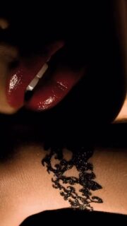 LINGERIE ET BIJOUX DE PEAU INES DE CASTILHO PARIS - Laissez vous séduire par une lingerie haut de gamme et des bijoux de peau uniques.
#lingerie #bijouxdepeau #lingeriesexy #lingeriedeluxe