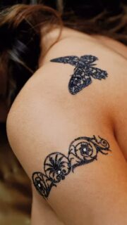 LINGERIE ET BIJOUX DE PEAU INES DE CASTILHO PARIS - Laissez vous séduire par une lingerie haut de gamme et des bijoux de peau uniques.
#lingerie #bijouxdepeau #lingeriesexy #lingeriedeluxe
