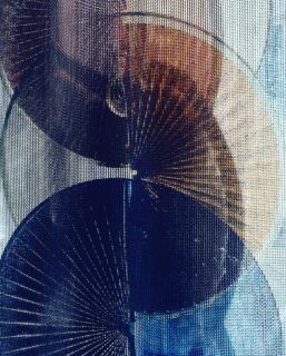 Light through - sunset by IdC 2023 #art #geometricart #lightartist #lightandspaceart #lightartist #inesdecastilho #artistinparis 
#artistoninstagram
#artinparis
#womanartiste 
#galeriedart #contemporaryart #artshopping #bardecoration #decobar #decorresto #artcomtemporain #salondautomne #artgallery #maisonetjardin #interiorarchitectdubai
￼