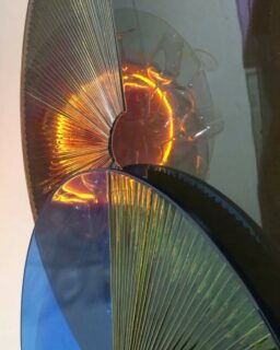 #art #geometricart #lightartist #lightandspaceart #lightartist #inesdecastilho #artistinparis 
#artistoninstagram
#artinparis
#womanartiste 
#galeriedart #contemporaryart #artshopping #bardecoration #decobar #decorresto #artcomtemporain #salondautomne #artgallery #maisonetjardin #interiorarchitectdubai
￼